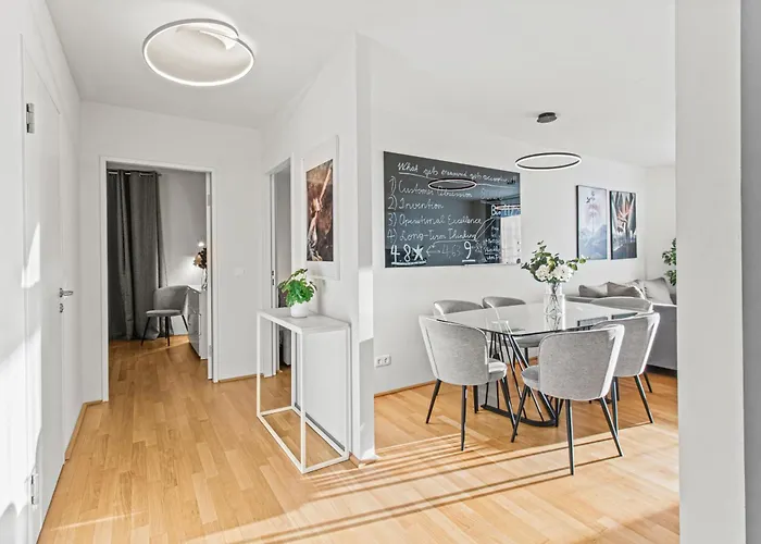 Balcony - Right At Hauptbahnhof And Belvedere Διαμέρισμα Βιέννη